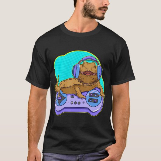 ひげおもしろい付きドラゴンゲーマーコンピュータゲームプレーヤー李 Tシャツ (正面)