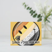 ひげおもしろい付きハッピーゲイベアプライド国旗 ポストカード (スタンド正面)