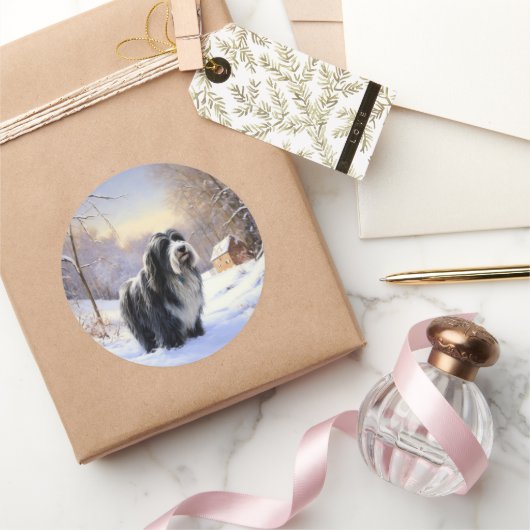 ひげのあるコリーで雪のクリスマスを過ごす ラウンドシール (ギフト)