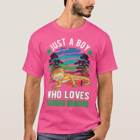 ひげを生やしたドラゴンが大好きな少年 Tシャツ (正面)