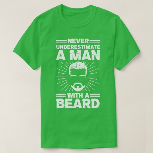 ひげキャリアのことわざひげのための決して過小評価 Tシャツ (デザイン正面)