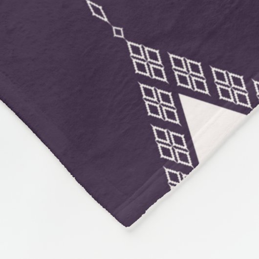 ひし形の幾何学的形状を持つシームレスなパットを持つ民族 フリースブランケット (角)