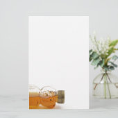 ひっくり返る半分入った蜂蜜くま 便箋 (スタンド正面)