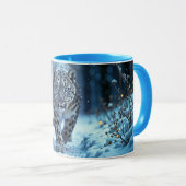 ひっそりと冬の猫白熱［赤熱］光を放つの目の凍ってい世界 マグカップ (正面右)