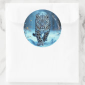 ひっそりと冬の猫白熱［赤熱］光を放つの目の凍ってい世界 ラウンドシール (バッグ)