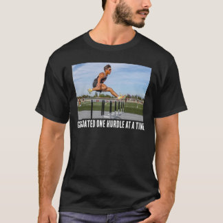 ひとつずつハードルを越えて卒業 Track Field Tシャツ