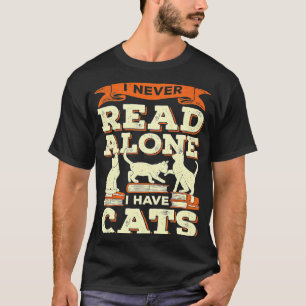 ひとりで読書しない、私には猫がいる Tシャツ