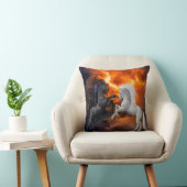 ひどい稲妻嵐で戦う馬 クッション (椅子)