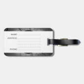 ひびの入った壁に音楽を話す人 ラゲッジタグ (裏面横)