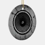 ひびの入った壁に音楽スピーカー セラミックオーナメント (右)