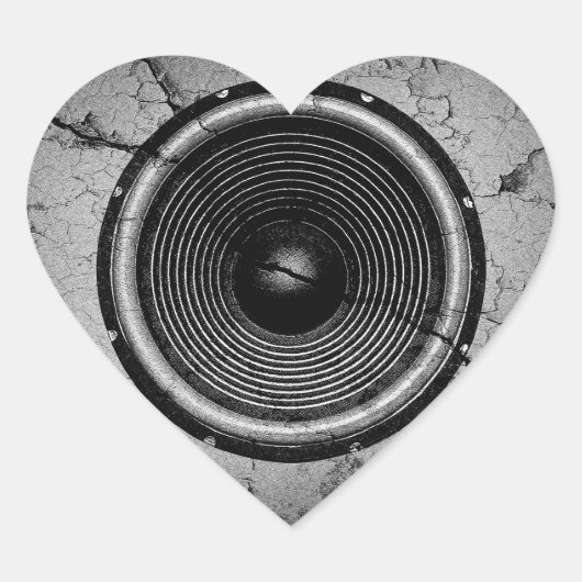 ひびの入った壁に音楽スピーカー ハートシール (正面)