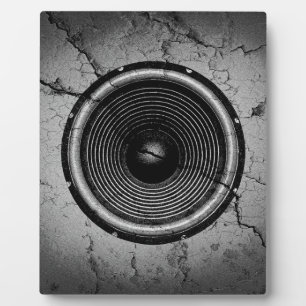 ひびの入った壁に音楽スピーカー フォトプラーク