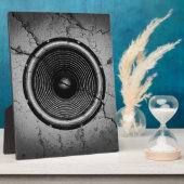 ひびの入った壁に音楽スピーカー フォトプラーク (側面)