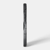 ひび割れた壁に置かれた音楽スピーカー Case-Mate iPhone カバー (左側面)