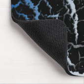 ひび割れた宇宙溶岩 – 青/白 マウスパッド (コーナー)