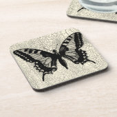 ひび割れた背景に黒と白の蝶 コースター (左側)