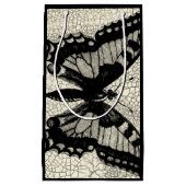 ひび割れた背景に黒と白の蝶 スモールペーパーバッグ (正面)