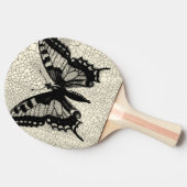 ひび割れた背景に黒と白の蝶 卓球ラケット (横)