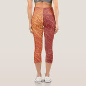 ひび割れた赤い革の似たパターンのカプリス カプリレギンス (裏面)