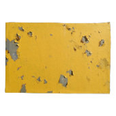 ひび割れた黄色の金属:汚れたテクスチャ。 枕カバー (裏面)