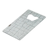 ひび割れと欠け絵を描た白 クレジットカード栓抜き (正面アングル)