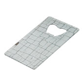 ひび割れと欠け絵を描た白 クレジットカード栓抜き (裏面アングル)