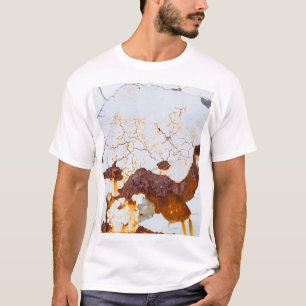 ひび絵を描割れ白、錆びた車。 Tシャツ