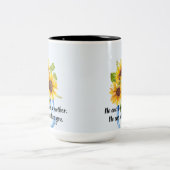 ひまわりで母を愛する ツートーンマグカップ (中央)