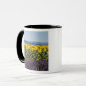 ひまわりとラベンダーの花畑、 マグカップ (正面左)
