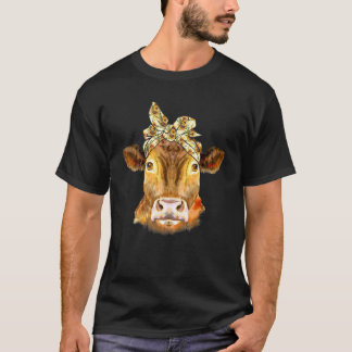 ひまわりのヘアバンド+バンダナを着けた牛の顔　雌牛 Tシャツ