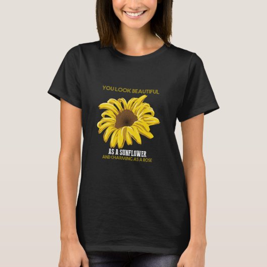 ひまわりの花が美しく見える Tシャツ (正面)