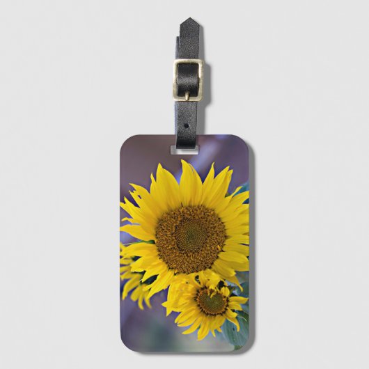 ひまわりの花が閉じた写真 ラゲッジタグ (正面縦)