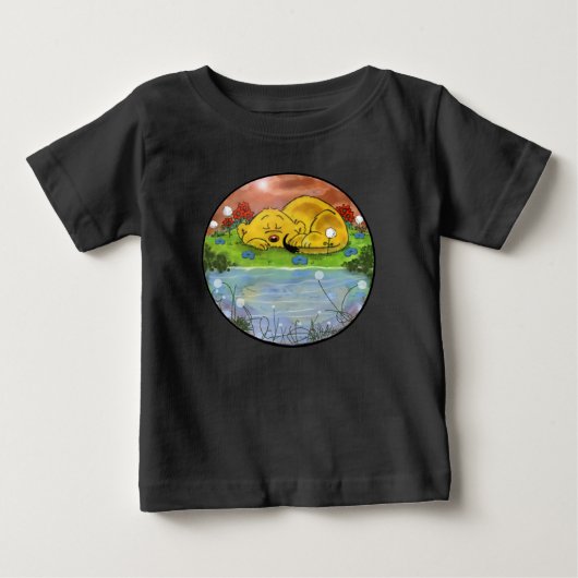ひまわりの花で眠るフェラルド ベビーTシャツ (正面)