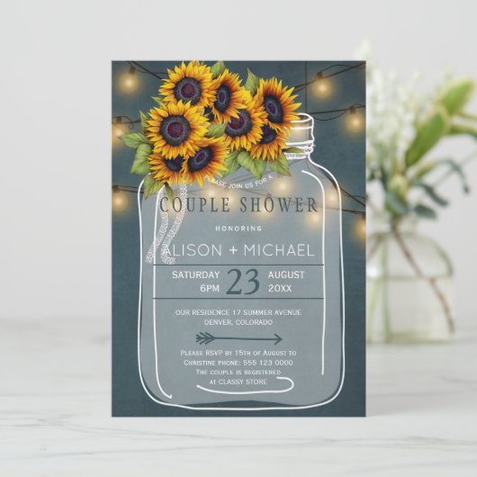ひまわりの花と明るい田舎のカップルのシャワー 招待状 (スタンド正面)