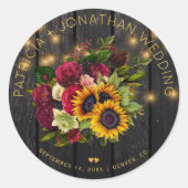 ひまわりの花と燃えるようなバラの素朴な木結婚の ラウンドシール (正面)