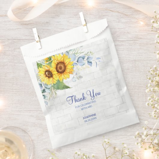 ひまわりエレガント壁煉瓦フローラ誕生日 フェイバーバッグ (クリップ留めされた状態)