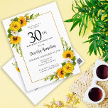 ひまわりデイジー30th誕生日パーティの招待状 ポストカード<br><div class="desc">黄かわいらし色ひまわりフローラ30th birthday invitation.黄色い牡丹と白いデイジーがヒマワリと交わる。長方形の金ゴールド与えフレームでエレガントある。非常に簡単にすカスタマイズ。背中にはヒマワリの花束がある。これは夏の誕生祝い。このアイテムはイエローサンフラワーホワイトデイジーコレクションの一部である。</div>