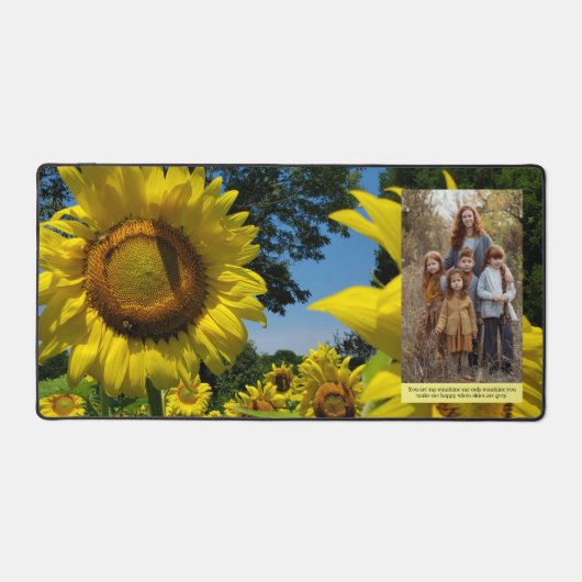 ひまわりファミリー写真パーソナライズされた文字 デスクマット (正面)