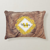 ひまわり素朴と木のテクスチャモノグラム アクセントクッション (正面)