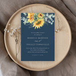 ひまわり素朴ユーカリ優雅な結婚式 招待状<br><div class="desc">素朴なかわいらし水色のヒマワリとユーカリの花束を持つ秋フローラ結婚式招待状。このクリックデザインに対する編集ボタン。</div>