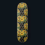 ひまわり花ハニカム花柄（黒） スケートボード<br><div class="desc">このデザインは、黒地に黄色いひまわり花束と金ゴールド六角のハニカム模様を特徴とする。</div>