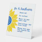 ひまわり言葉であるアートウクライナの色 台座サイン (正面)