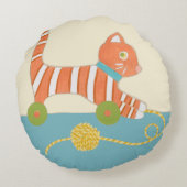 ひもの球を持つストライプのなおもちゃ猫 ラウンドクッション (裏面)