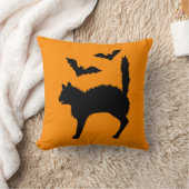 びっくりハロウィーン猫とこうもりシルエットオレンジ クッション (ブランケット)