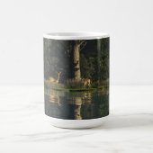 "びっくり"の画像がプリントされた14 oz マグ (中央)