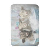 ふわふわのハイランドカーブバブルバスファームハウスシーン バスマット (正面縦)