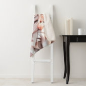 ふわふわのピンクと白い子犬 シェルパブランケット (インサイチュ)