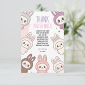 ふわふわの人形パステルバニーテーマの誕生日 サンキューカード (スタンド正面)