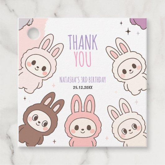 ふわふわの人形パステルバニーテーマの誕生日 フェイバータグ (正面)