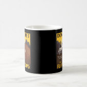 ふわふわの牛のバイソン・バッファローを愛撫してはいけない コーヒーマグカップ (中央)